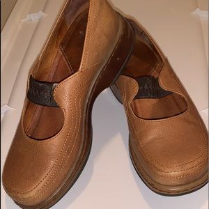 Dansko women’s clogs